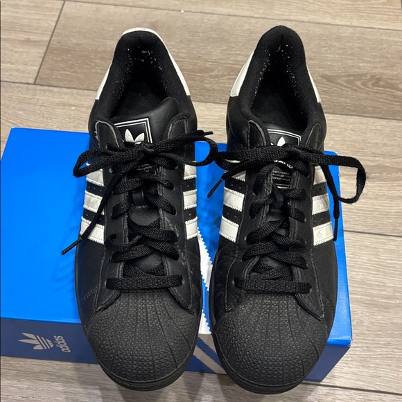 Adidas Superstar size 11 - Picture 1 of 9